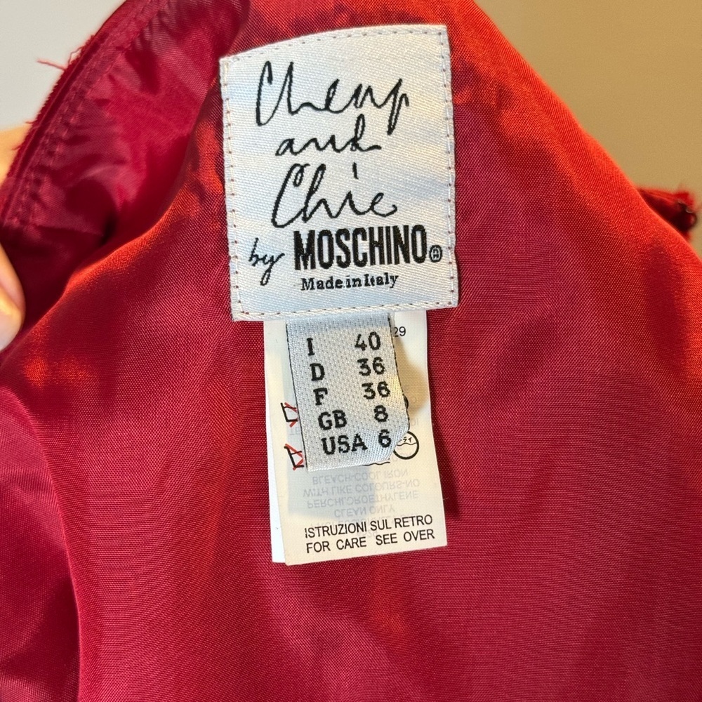 Vintage Moschino Cheap & Chic Red Petal Mini Skirt Size 6 - Picture 5 of 9